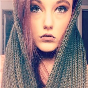 Meet your Posher, Shelbi